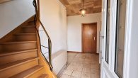 Gepflegtes Einfamilienhaus in Moselnähe, hochwassersicher Lage mit Garten in Bullay - Flur / Eingang