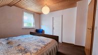Gepflegtes Einfamilienhaus in Moselnähe, hochwassersicher Lage mit Garten in Bullay - Schlafzimmer OG