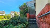 Gepflegtes Einfamilienhaus in Moselnähe, hochwassersicher Lage mit Garten in Bullay - überdachter Eingang