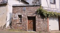 Einfamilienhaus in hochwassersicherer Lage plus Gebäude mit Garage und Terrasse in Ediger-Eller - Garage