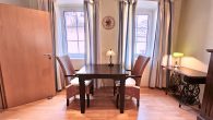 Einfamilienhaus in hochwassersicherer Lage plus Gebäude mit Garage und Terrasse in Ediger-Eller - Wohnzimmer
