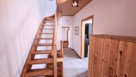 Einfamilienhaus in hochwassersicherer Lage plus Gebäude mit Garage und Terrasse in Ediger-Eller - Flur