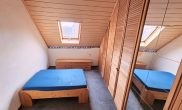 Einfamilienhaus in hochwassersicherer Lage plus Gebäude mit Garage und Terrasse in Ediger-Eller - Schlafzimmer