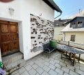 Einfamilienhaus in hochwassersicherer Lage plus Gebäude mit Garage und Terrasse in Ediger-Eller - Eingang oben
