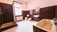 Großzügiges Fachwerkhaus mit Garten in direkter Mosellage in Zell-Merl - Badezimmer