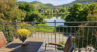 Toplage an der Mosel: Gepflegtes Wohn- und Ferienhaus mit 4 Apartments und Betreiberwohnung - Balkon