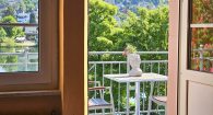 Toplage an der Mosel: Gepflegtes Wohn- und Ferienhaus mit 4 Apartments und Betreiberwohnung - Balkon