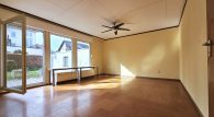 *vorgemerkt* Kleines Einfamilienhaus mit Garage und Garten in guter Wohnlage von Zell/Barl - Wohnzimmer