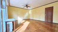 *vorgemerkt* Kleines Einfamilienhaus mit Garage und Garten in guter Wohnlage von Zell/Barl - Wohnzimmer
