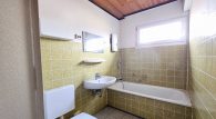 *vorgemerkt* Kleines Einfamilienhaus mit Garage und Garten in guter Wohnlage von Zell/Barl - Badezimmer