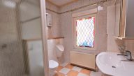 Renoviertes Einfamilienhaus mit Terrasse, Sauna, Garage und Weinbergblick in Briedel an der Mosel - Badezimmer