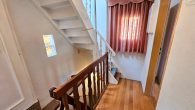 Renoviertes Einfamilienhaus mit Terrasse, Sauna, Garage und Weinbergblick in Briedel an der Mosel - Flur