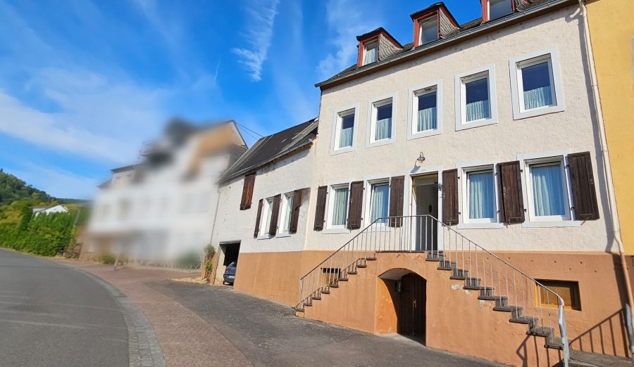 Sanierungsbedürftiges Forsthaus mit Garage und schönem Außenbereich, 56859 Alf, Einfamilienhaus