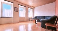 Sanierungsbedürftiges Forsthaus mit Garage und schönem Außenbereich - Wohnzimmer OG