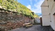 Sanierungsbedürftiges Forsthaus mit Garage und schönem Außenbereich - Innenhof