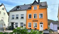 Modernisiertes Einfamilienhaus als Kapitalanlage oder zur Eigennutzung mit Calmontblick an der Mosel - Vorderseite Haus