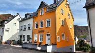 Modernisiertes Einfamilienhaus als Kapitalanlage oder zur Eigennutzung mit Calmontblick an der Mosel - Seitenansicht