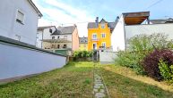 Modernisiertes Einfamilienhaus als Kapitalanlage oder zur Eigennutzung mit Calmontblick an der Mosel - Blick in den Garten