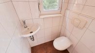 Modernisiertes Einfamilienhaus als Kapitalanlage oder zur Eigennutzung mit Calmontblick an der Mosel - Gäste-WC