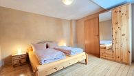 Modernisiertes Einfamilienhaus als Kapitalanlage oder zur Eigennutzung mit Calmontblick an der Mosel - Schlafzimmer