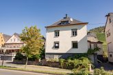 Renoviertes Haus mit Moselblick und Terrasse, aufteilbar in 3Wohnungen, in Ediger-Eller, bei Cochem - Vorderansicht