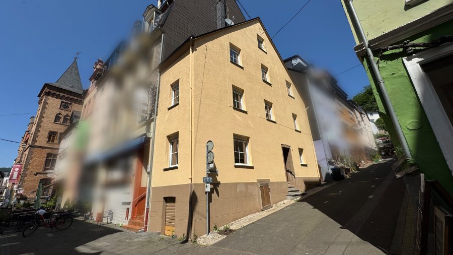 Stadthaus inmitten der Zeller Altstadt – für die Familie oder als Ferienhaus zur Selbstnutzung, 56856 Zell (Mosel), Einfamilienhaus