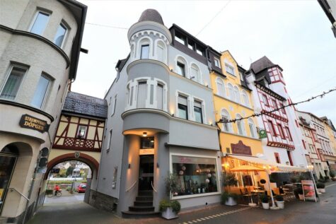 Wunderschönes Wohn-und-Geschäftshaus mit fantastischem Moselblick in der Fußgängerzone der Zeller Altstadt, 56856 Zell (Mosel), Haus