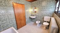 Sehr gepflegtes Einfamilienhaus mit Garage, Garten und Balkon in Bullay/Mosel - Badezimmer OG