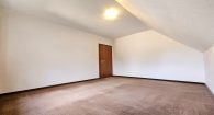 Sehr gepflegtes Einfamilienhaus mit Garage, Garten und Balkon in Bullay/Mosel - Zimmer OG