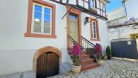 Charmantes, kernsaniertes Fachwerkhaus mit Innenhof, Nebengebäude & Parkmöglichkeiten in Erden - Wingangsbereich Wohnhaus
