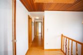 Perfektes Einfamilienhaus mit Garten und Garage - Flur OG