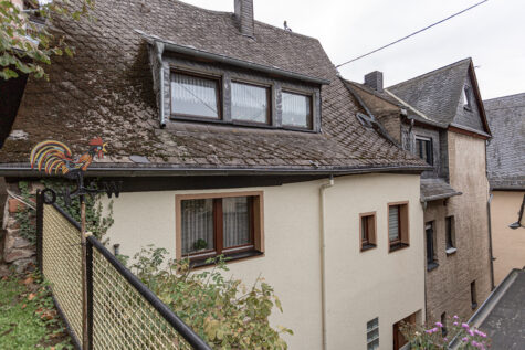 Gepflegtes Einfamilienhaus mit Garten und Garage in Zell-Merl, 56856 Zell, Einfamilienhaus
