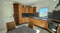 Schönes Einfamilienhaus mit Einliegerwohnung, Doppelgarage und Garten in Illerich, nahe Cochem - Küche EG
