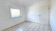 Schönes Einfamilienhaus mit Einliegerwohnung, Doppelgarage und Garten in Illerich, nahe Cochem - Zimmer EG