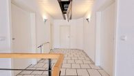 Schönes Einfamilienhaus mit Einliegerwohnung, Doppelgarage und Garten in Illerich, nahe Cochem - Flur OG