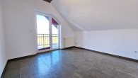 Schönes Einfamilienhaus mit Einliegerwohnung, Doppelgarage und Garten in Illerich, nahe Cochem - Zimmer OG
