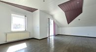 Schönes Einfamilienhaus mit Einliegerwohnung, Doppelgarage und Garten in Illerich, nahe Cochem - Zimmer OG