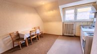 Großzügiges Einfamilienhaus mit 2 Garagen, Nebengebäude und Garten in Ortsrandlage von Zell/Mosel - Küche