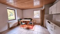 Großzügiges Einfamilienhaus mit 2 Garagen, Nebengebäude und Garten in Ortsrandlage von Zell/Mosel - Kochen-Essen