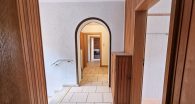 Großzügiges Einfamilienhaus mit 2 Garagen, Nebengebäude und Garten in Ortsrandlage von Zell/Mosel - Flur