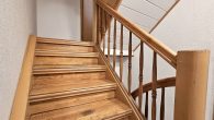 Großes Einfamilienhaus mit 2 Terrassen, Weinbergblick und Doppelgarage inmitten der Zeller Altstadt - Treppe