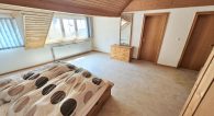Großes Einfamilienhaus mit 2 Terrassen, Weinbergblick und Doppelgarage inmitten der Zeller Altstadt - Schlafzimmer