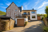 Ein Haus nahe Cochem - mit 2 Terrassen, Balkon und Garage in hochwassersicherer Lage - Vorderansicht