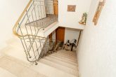 Ein Haus nahe Cochem - mit 2 Terrassen, Balkon und Garage in hochwassersicherer Lage - Treppenhaus