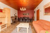 Ein Haus nahe Cochem - mit 2 Terrassen, Balkon und Garage in hochwassersicherer Lage - Wohnzimmer