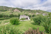 Barrierefreies Wohnen mit Moselblick, Garten und Garagen in bester Lage von Burg - Grundstück/Rückansicht